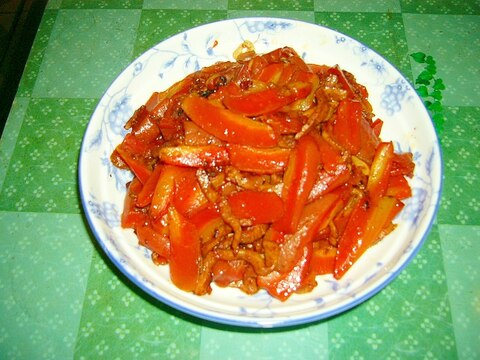 人参と豚肉の甜麺ジャン炒め